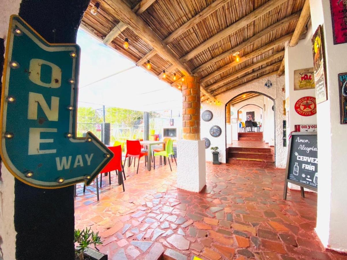Club Aviva Guatavita - Hostel - Restaurante, Disco & Bar Exterior photo