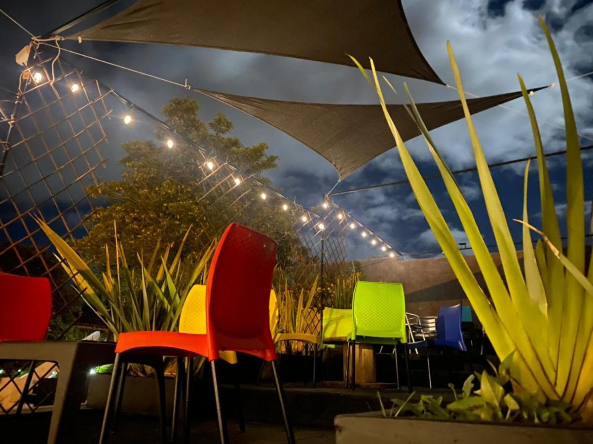 Club Aviva Guatavita - Hostel - Restaurante, Disco & Bar Exterior photo